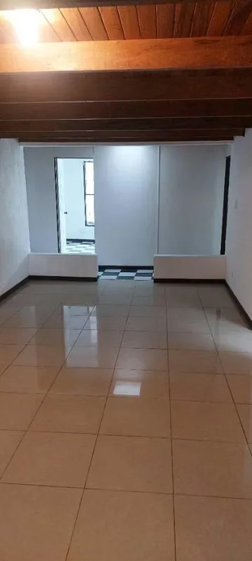 Big and safe house in a private residential. 5 beedrooms, 4 bathrooms, garage for 3 big cars, big backyard with open terrace, photo 3