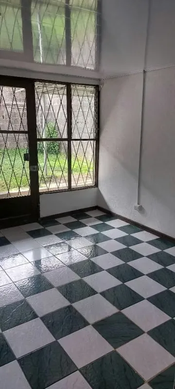 Big and safe house in a private residential. 5 beedrooms, 4 bathrooms, garage for 3 big cars, big backyard with open terrace, photo 5