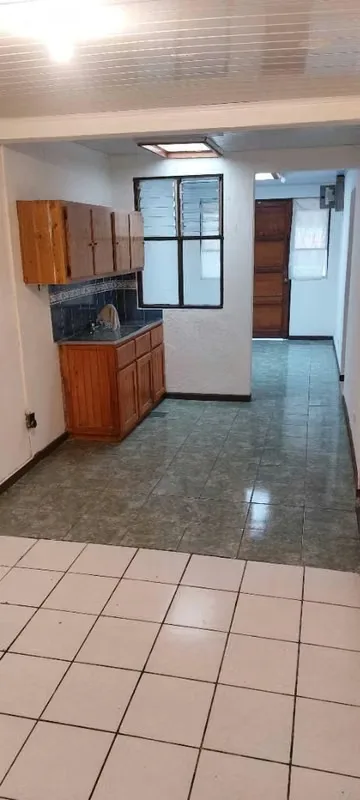 Big and safe house in a private residential. 5 beedrooms, 4 bathrooms, garage for 3 big cars, big backyard with open terrace, photo 6