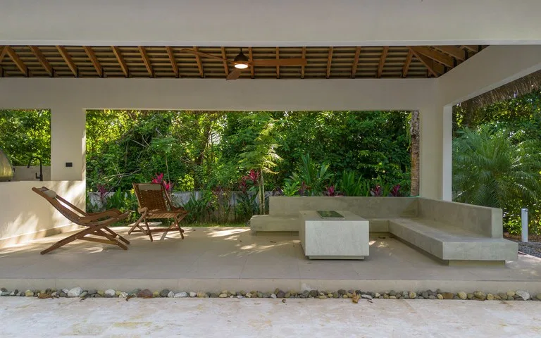 Cinco Ventanas: Modern Tropical Retreat with Private Pool and Jungle