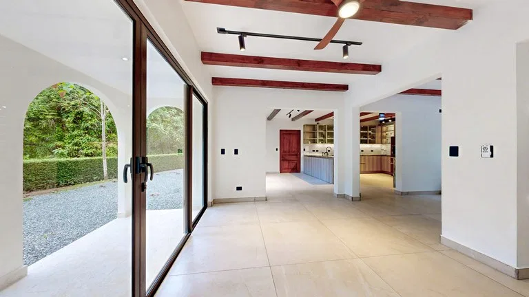 Cinco Ventanas: Modern Tropical Retreat with Private Pool and Jungle, photo 6