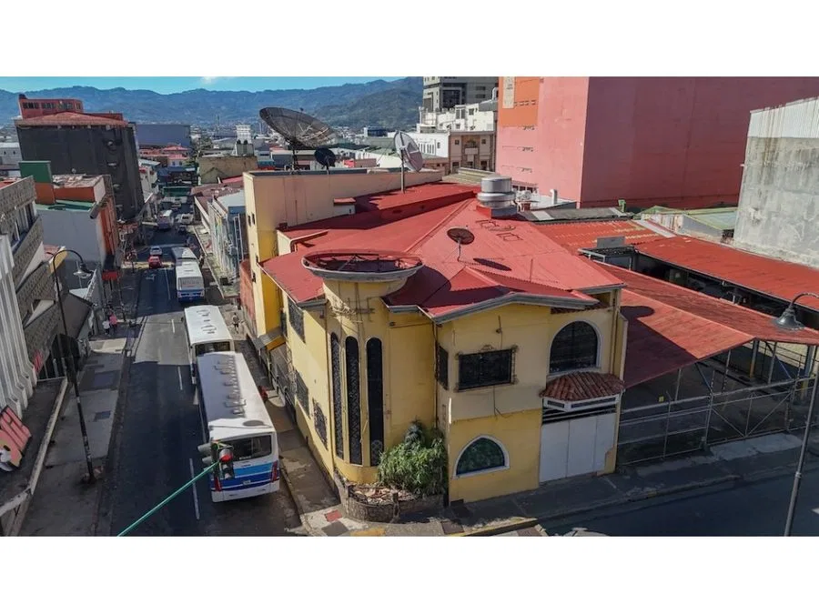 Edificio Esquinero de 4 niveles en San José Centro