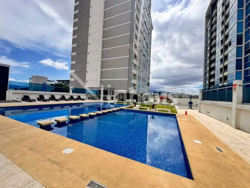 Diseñado para quienes priorizan la funcionalidad y la comodidad en su día a día, un apto muy completo en el corazón de Los Yoses. La propiedad con vista a la piscina, dispone de dos ..., photo 2