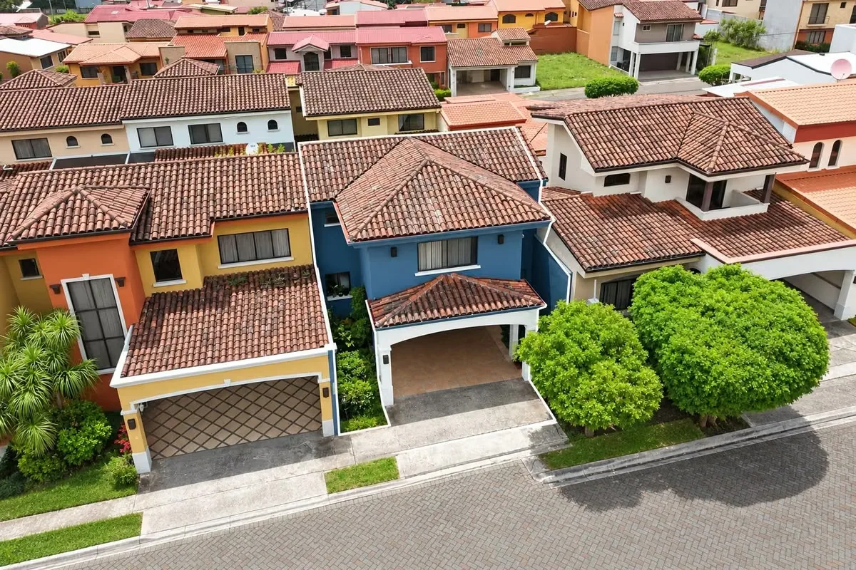 Casa Remodelada for Sale - 124; Condominio Puebla Real, San Pablo de Heredia-1b