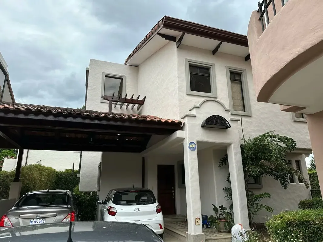 3-Bedroom Townhouse for Rent in a Condominium in Santa Ana