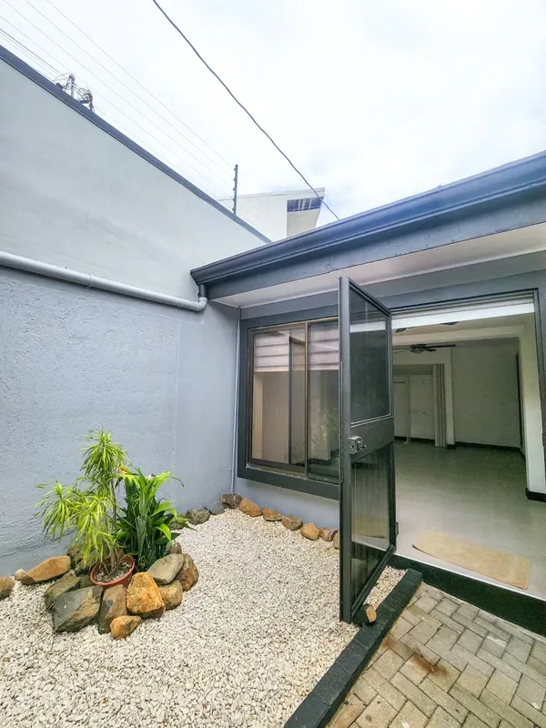 Apartamento en alquiler – Pozos Norte / Guachipelín Norte