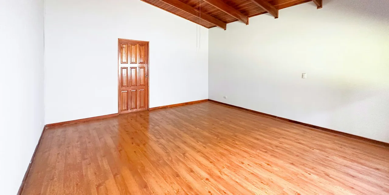 Amplia casa de un solo nivel cerca de los Laureles, San Rafael de Escazú, una de las zonas de mayor plusvalía del país. Esta residencia de un solo nivel evoca la calidez nostálgica ..., photo 8