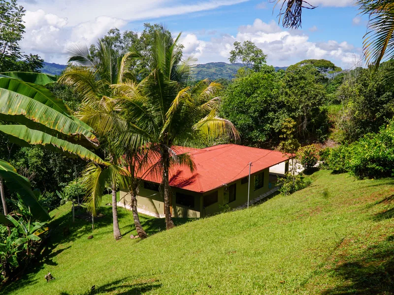 YOUR SLICE OF PARADISE WITH COOL CLIMATE: 3 BEDROOM HOME ON 2.47 ACRES