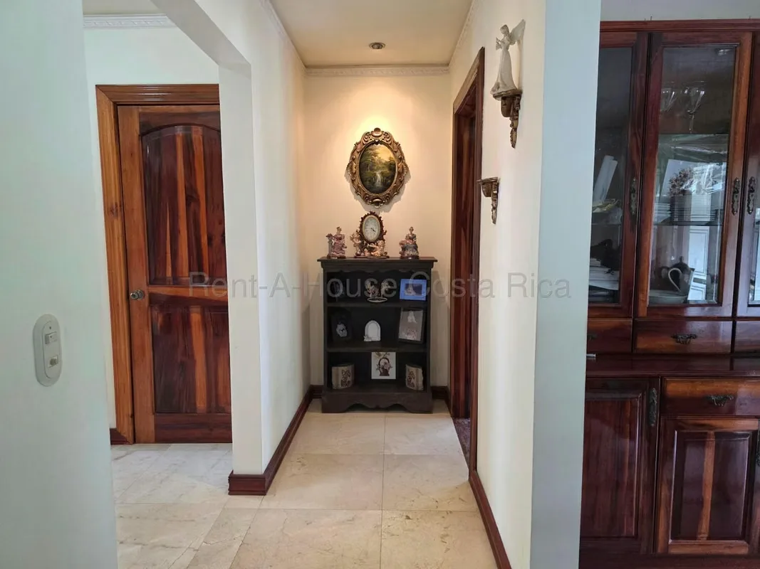 Casa de 4 dormitorios en San José provincia con garaje doble y jardín, photo 12