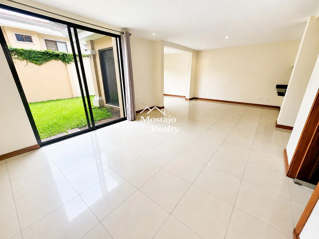 Alquiler de Casa, Condominio Almeria, Pozos, Santa Ana