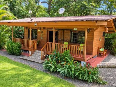 Cabaña junto al río en Uvita | Propiedad de 0,98 acres con espacio para ampliar