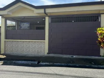 Casa en Venta en Residencial El Coyol – Turrialba