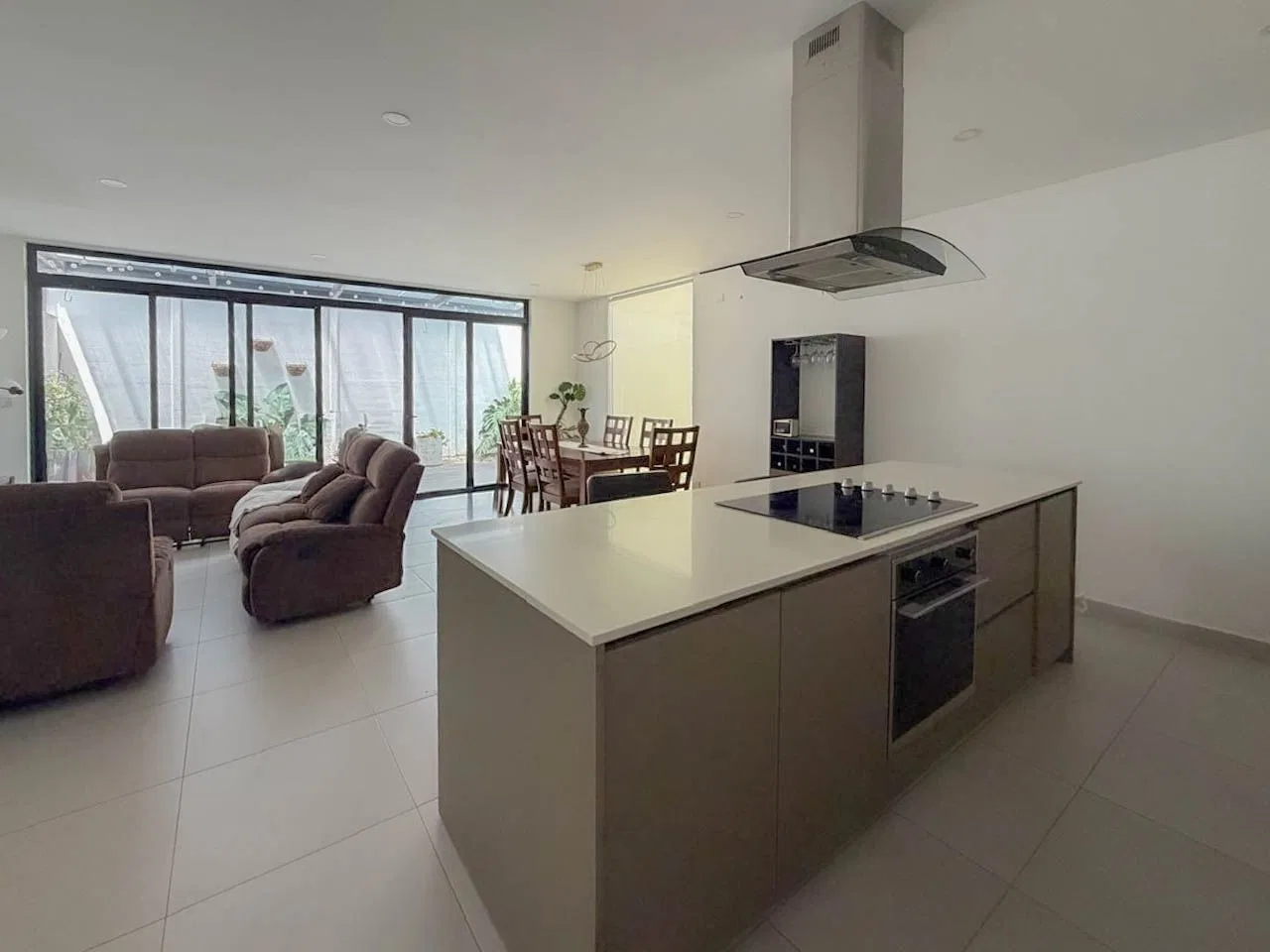 CASA EN ALQUILER EN CONDOMINIO SANTA ANA BOULEVARD