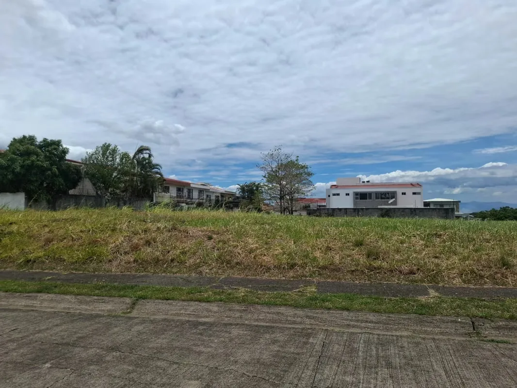 Full flat lot for sale in Cariari, Bethlehem, Heredia.