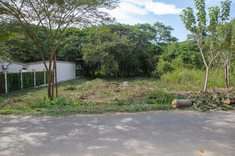 PGE Lot B38: A gateway to a lifestyle filled with sun, sea, and endless possibilities!