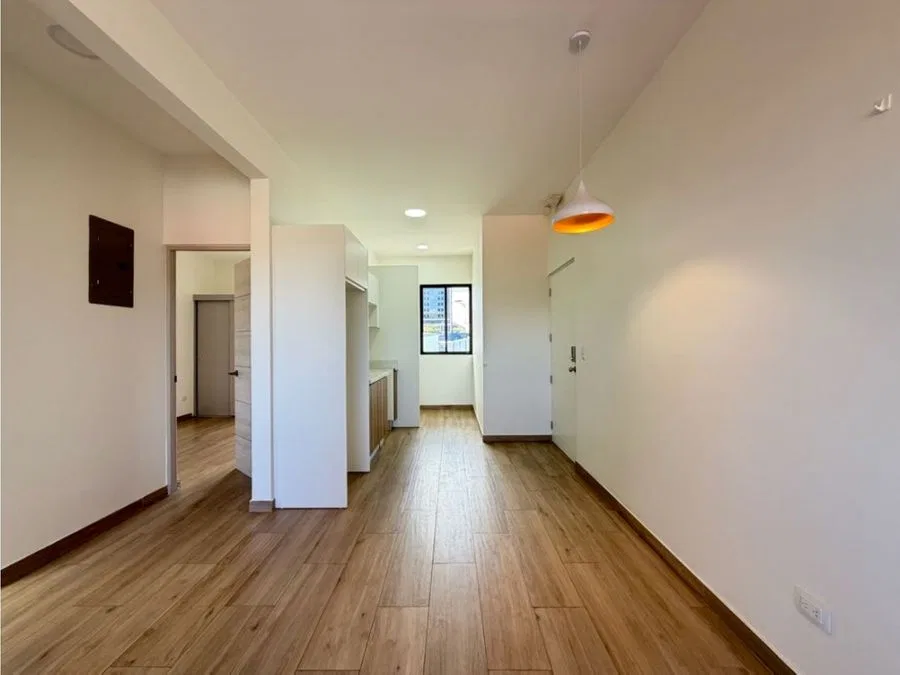 SE ALQUILA APARTAMENTO MODERNO EN SABANA NORTE