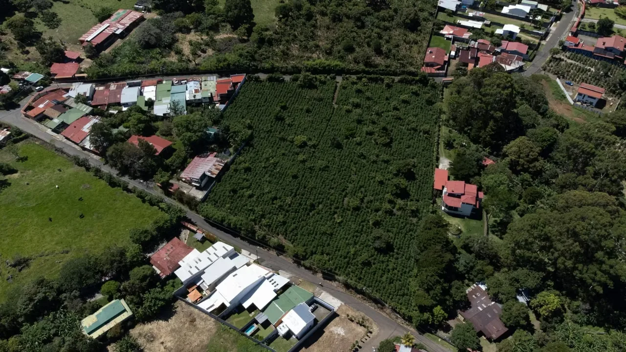 Oportunidad única de adquirir uno de estos 3 amplios lotes de 1.300 m² aprox cada uno, ubicados en San Rafael de Heredia, una de las zonas residenciales de mayor plusvalía y calidad ..., photo 2