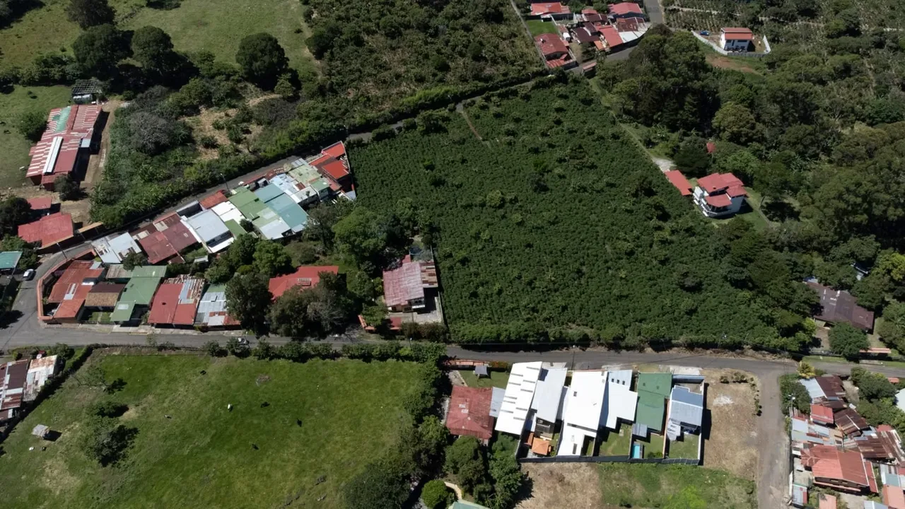 Oportunidad única de adquirir uno de estos 3 amplios lotes de 1.300 m² aprox cada uno, ubicados en San Rafael de Heredia, una de las zonas residenciales de mayor plusvalía y calidad ..., photo 13