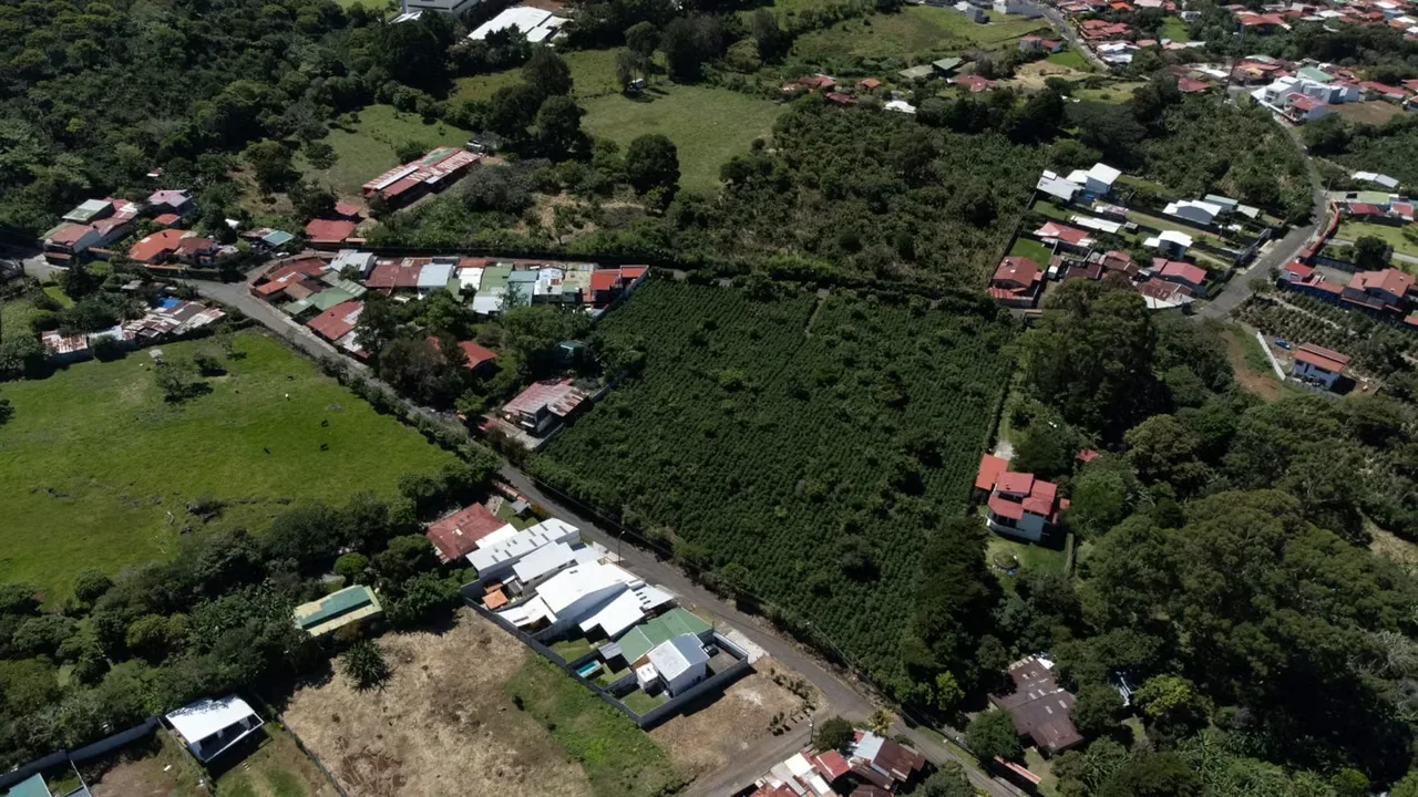 Oportunidad única de adquirir uno de estos 3 amplios lotes de 1.300 m² aprox cada uno, ubicados en San Rafael de Heredia, una de las zonas residenciales de mayor plusvalía y calidad ..., photo 3