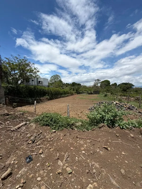 Oportunidad única de adquirir uno de estos 3 amplios lotes de 1.300 m² aprox cada uno, ubicados en San Rafael de Heredia, una de las zonas residenciales de mayor plusvalía y calidad ..., photo 4