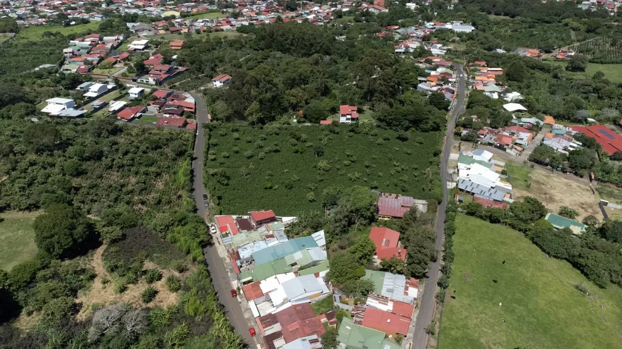 Oportunidad única de adquirir uno de estos 3 amplios lotes de 1.300 m² aprox cada uno, ubicados en San Rafael de Heredia, una de las zonas residenciales de mayor plusvalía y calidad ..., photo 6