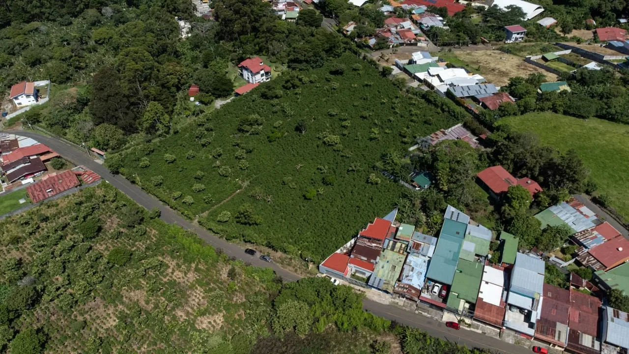 Oportunidad única de adquirir uno de estos 3 amplios lotes de 1.300 m² aprox cada uno, ubicados en San Rafael de Heredia, una de las zonas residenciales de mayor plusvalía y calidad ..., photo 9