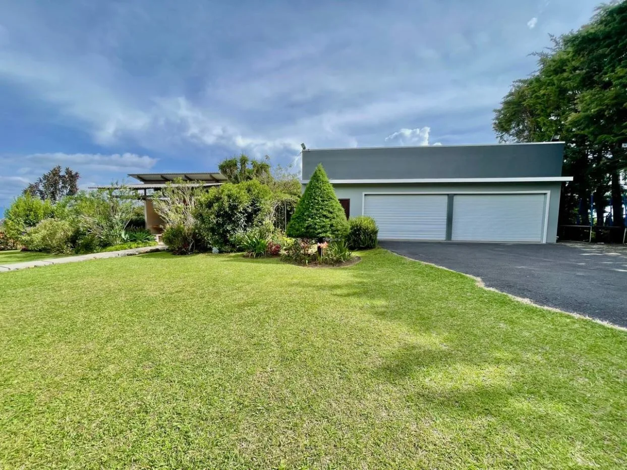 HOUSE FOR SALE with studio - Purabá, Santa Bárbara, Heredia