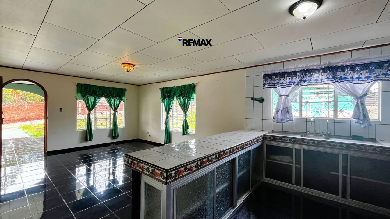 Flat 1,000 m² Lot with House for Sale – Pueblo Nuevo de Cajón, photo 9