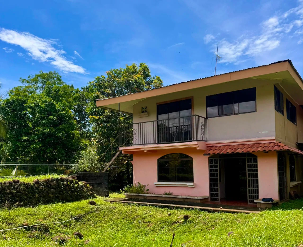 ¡Tu Quinta en La Tigra! Terreno Plano con Árboles Frutales y Amplia Casa, photo 3