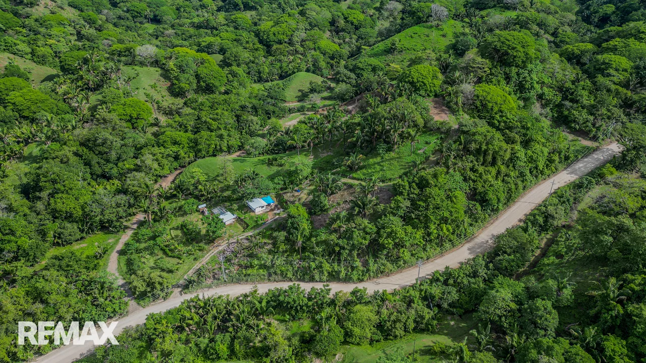 High-Visibility 1.02-Hectare Lot with 1-Bed Casita | San Fernando, photo 2