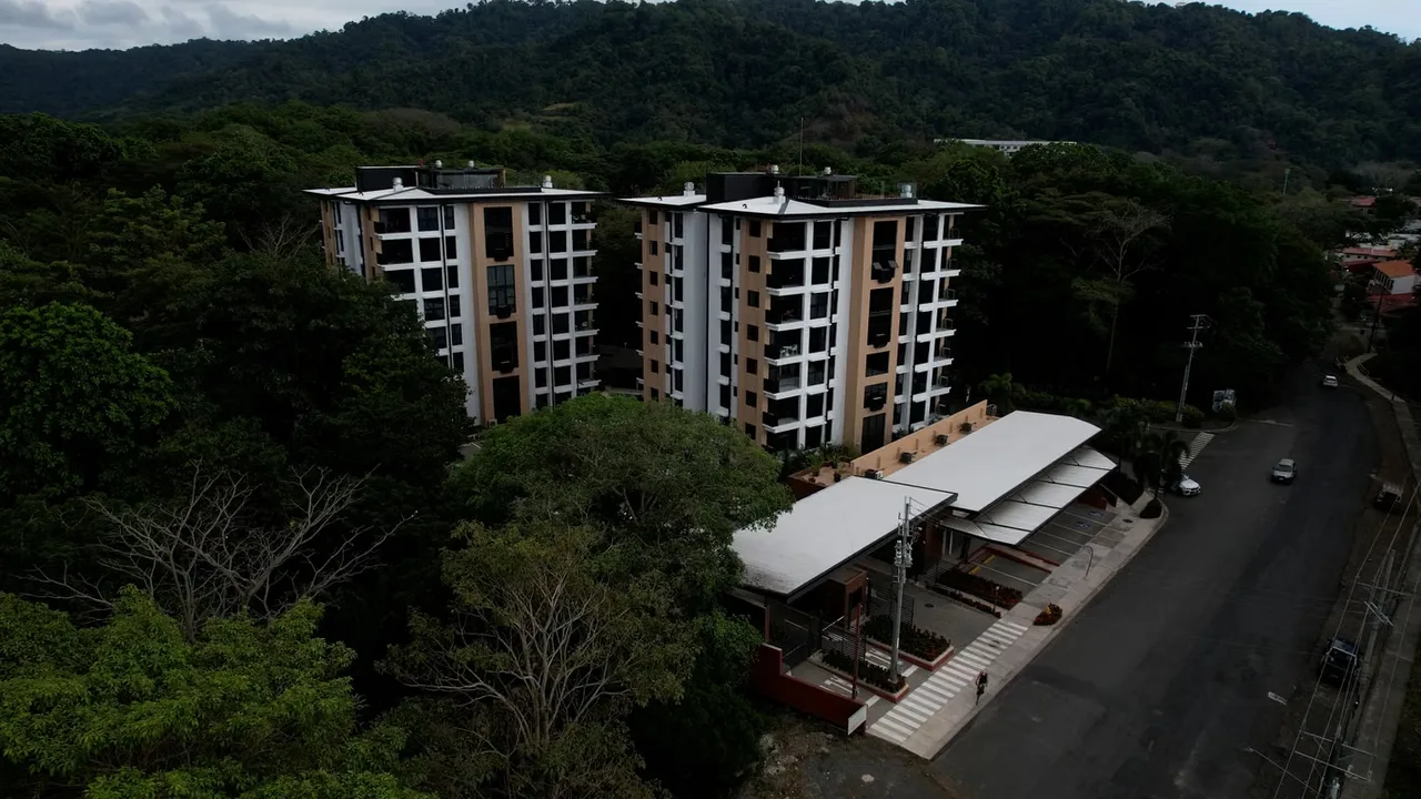 Enjoy the perfect mix of natural scenery and contemporary comfort with this beautiful 2-bedroom, 2-bathroom apartment offered at USD 215,000. With 76 m² of well-planned living space, ...