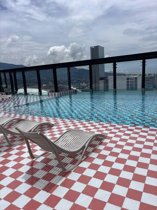 Se alquila exclusivo apartamento esquinero para estrenar con impresionante vista al atardecer, ubicado en Torre Sky ...