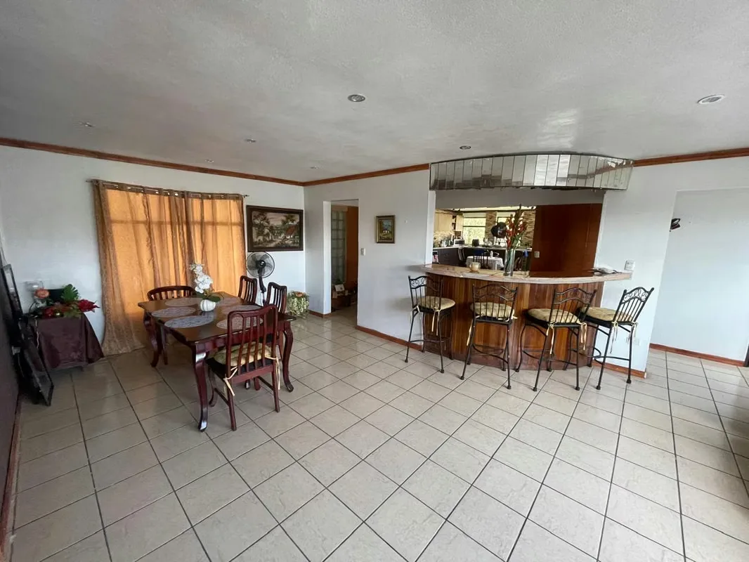 Property for Sale with 3 Independent Houses in Escazú