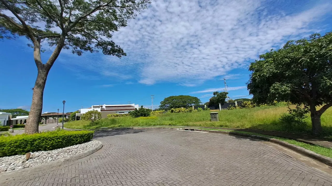 LOTES EN VENTA. DESDE 623 m2. CONDOMINIO EXCLUSIVO., photo 3