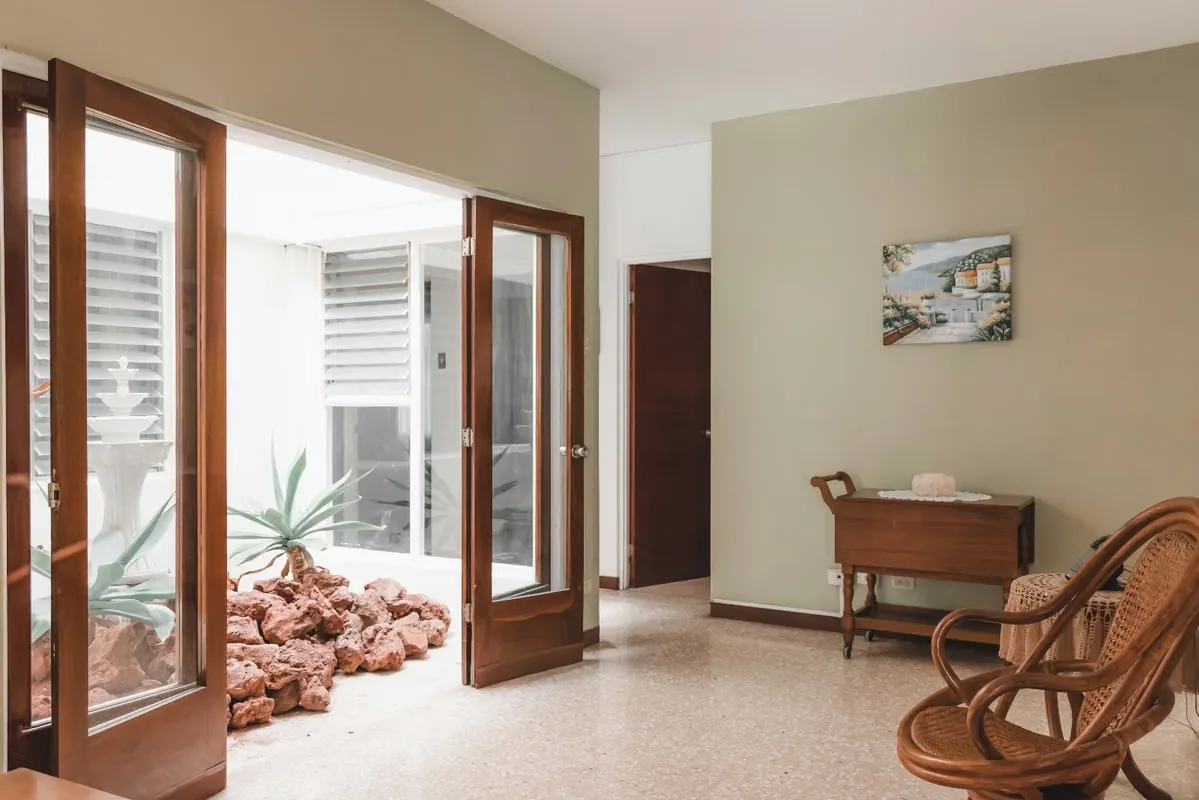 Fully furnished and equipped 5 bedroom, 3 bathroom home for family in Los Yoses neighborhood. Washer and ..., photo 10