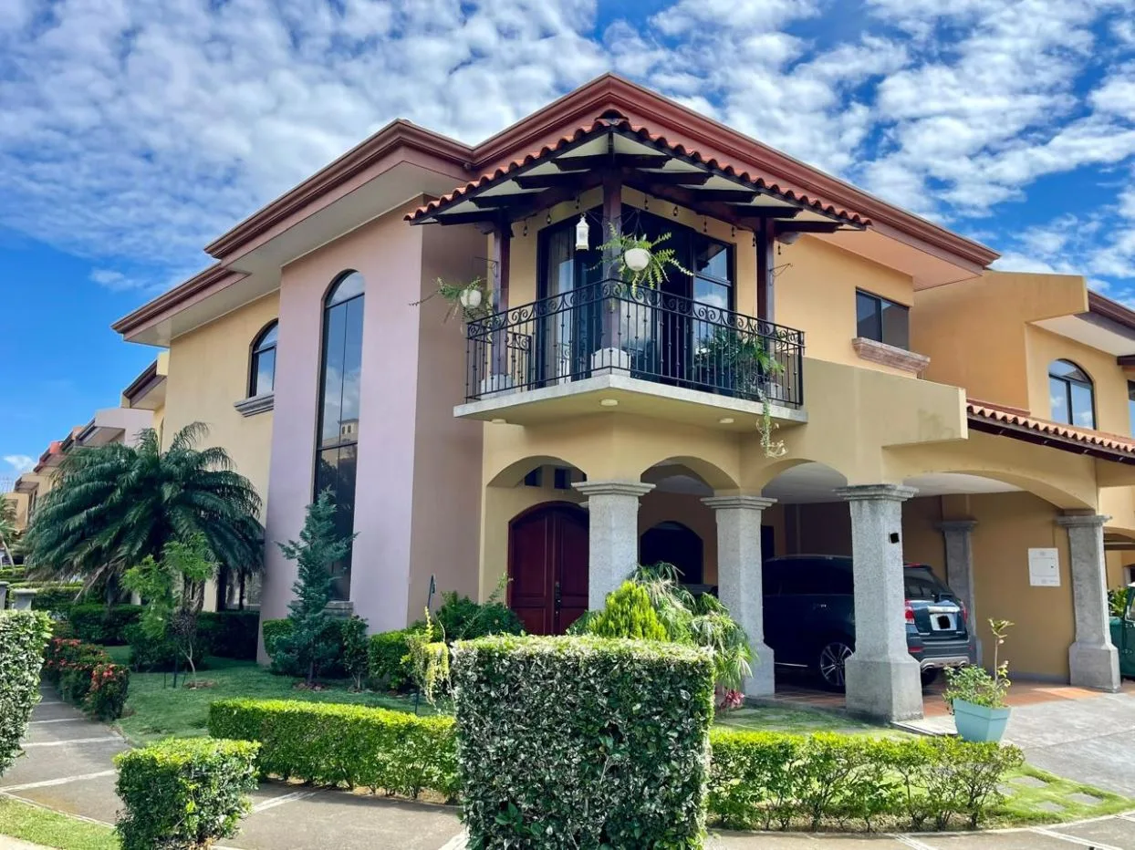 HOUSE FOR SALE | Montecristo Condominium, San Joaquín de Flores, Costa Rica