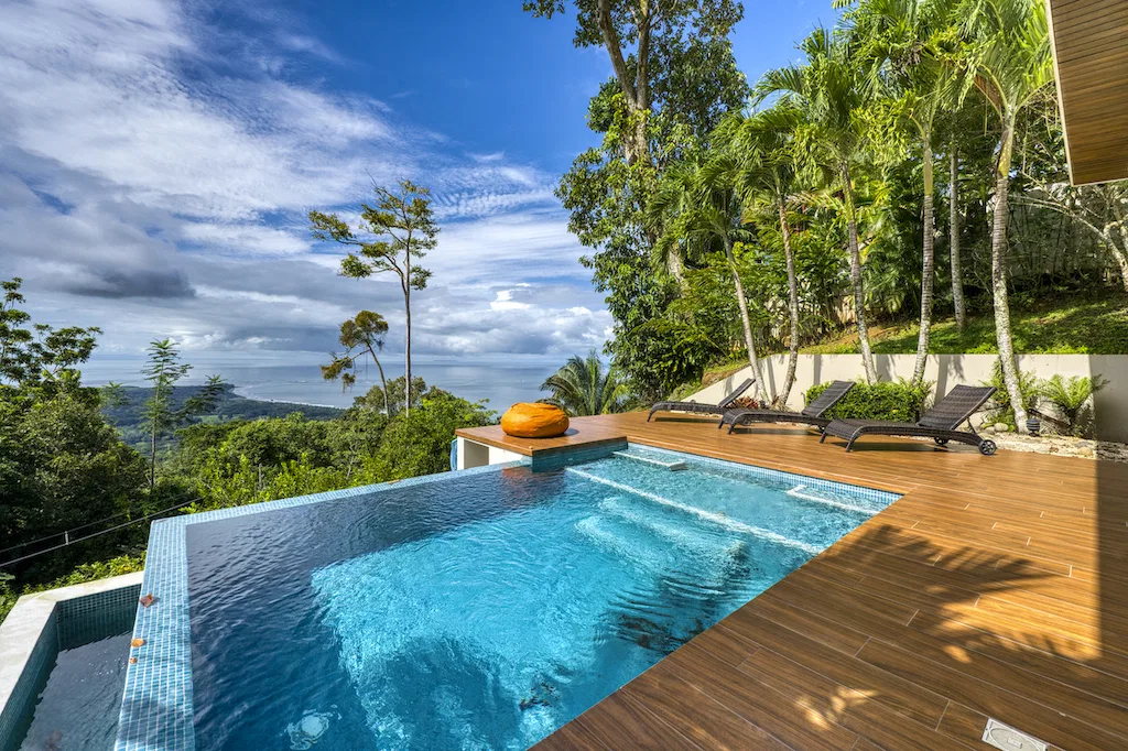 4 BEDROOM VILLA WITH VIEWS TO THE WHALE TAIL, photo 3