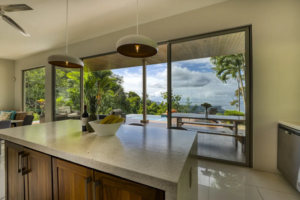 4 BEDROOM VILLA WITH VIEWS TO THE WHALE TAIL, photo 5