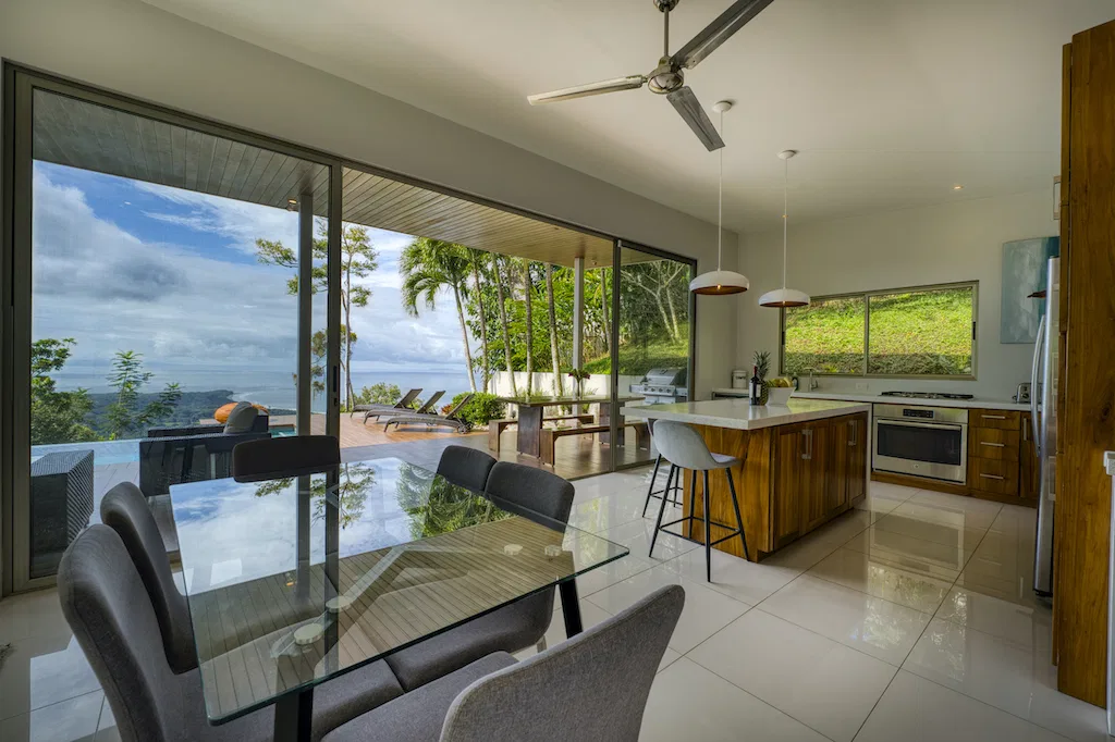 4 BEDROOM VILLA WITH VIEWS TO THE WHALE TAIL, photo 8