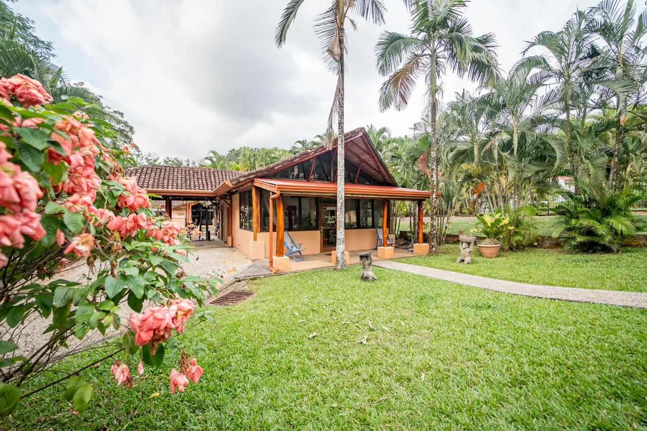 Casa Erika - Affordable home mins from Playa Carrillo
