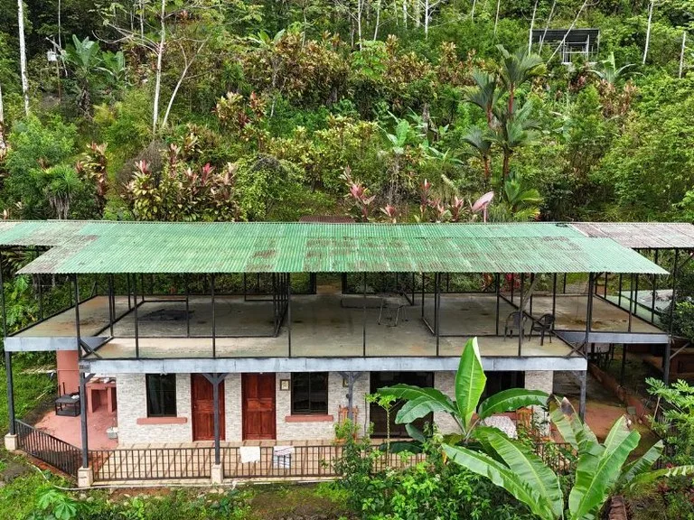 Private Estate with Breathtaking Diamante Waterfall, photo 13