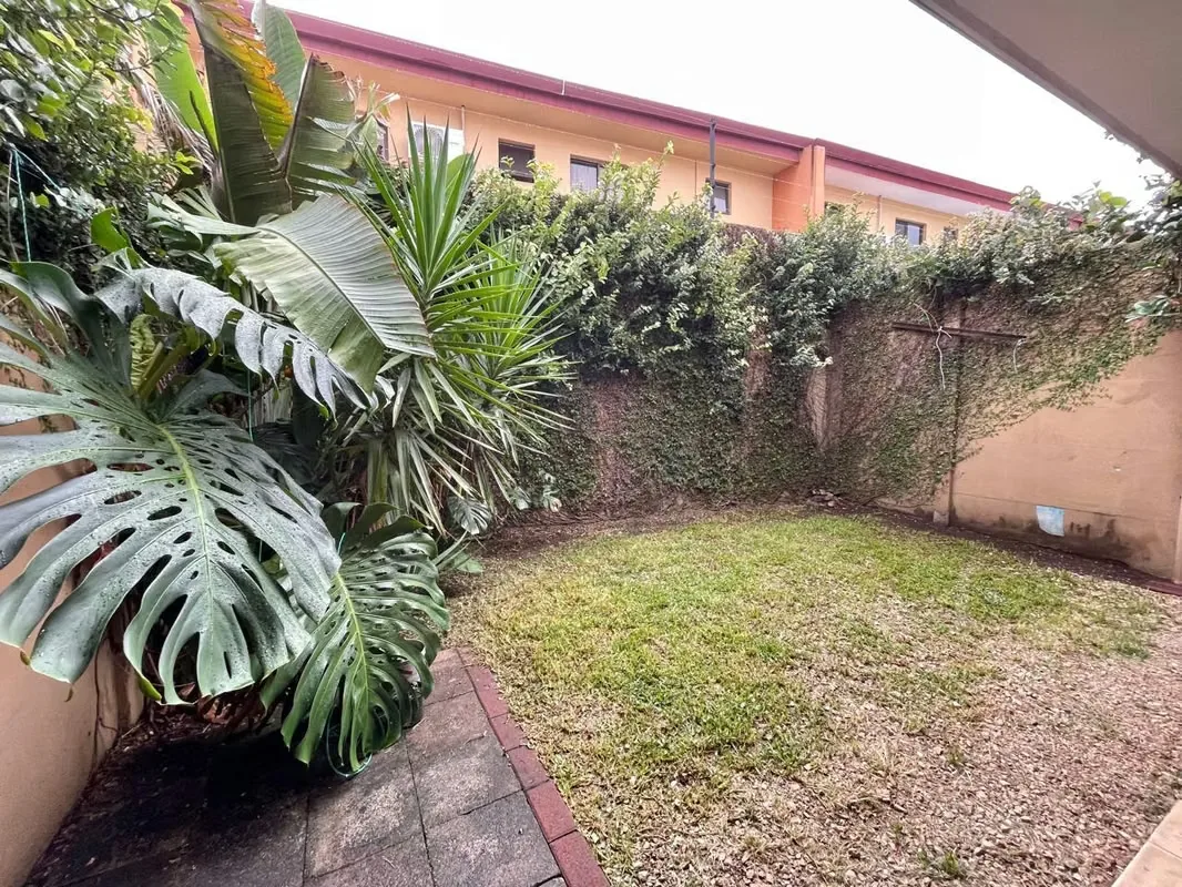POZOS DE SANTA ANA: 3-BEDROOM HOUSE FOR RENT IN CONDOMINIUM