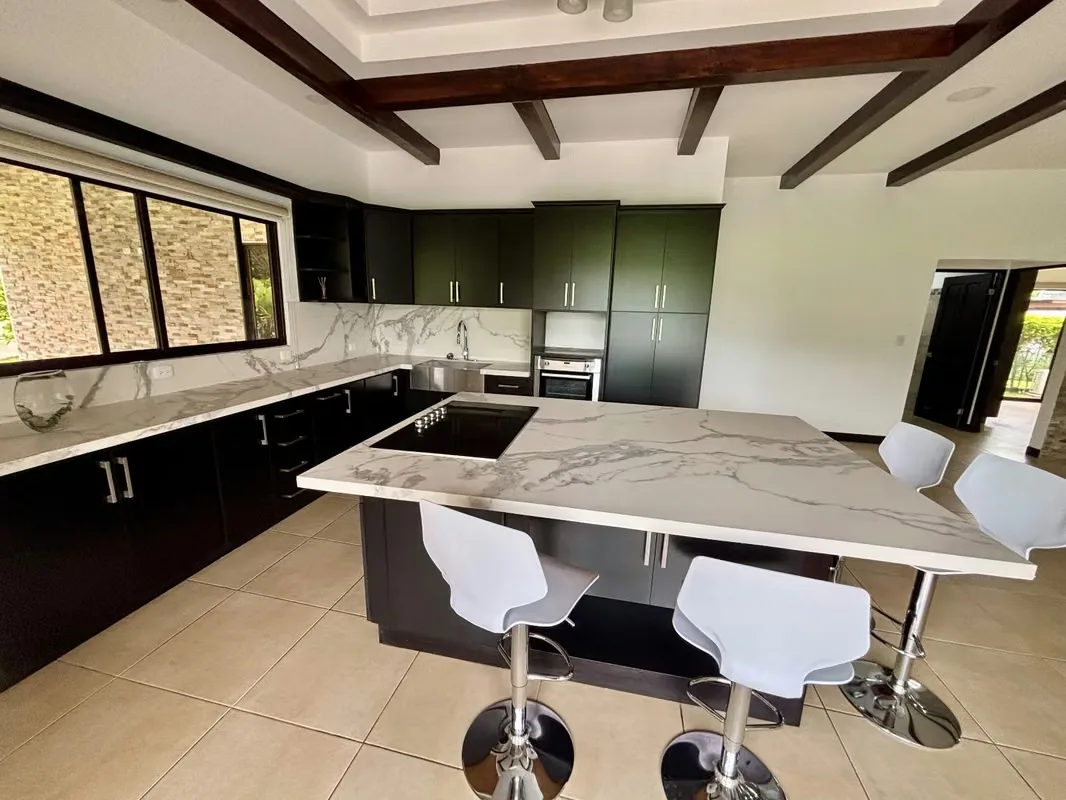 Hermosa casa de una planta, con agradables espacios, en Condominio Ubicado en Hacienda Los Reyes., photo 4