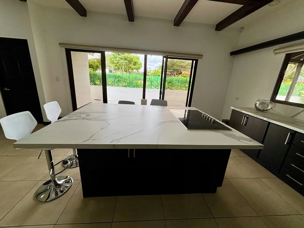 Hermosa casa de una planta, con agradables espacios, en Condominio Ubicado en Hacienda Los Reyes., photo 5