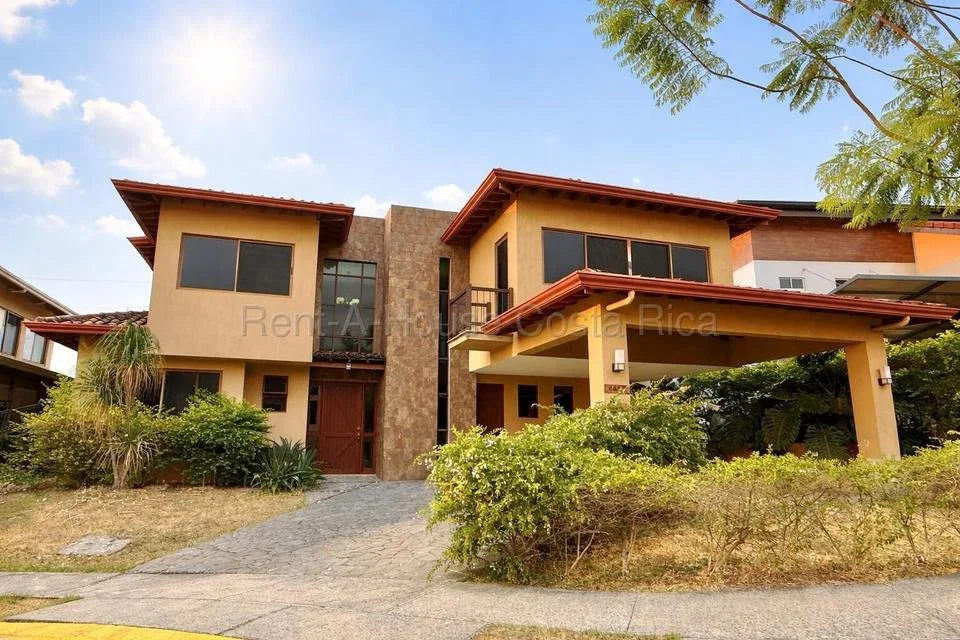CASA EN VENTA EN ULLOA DE HEREDIA - Venta en Heredia