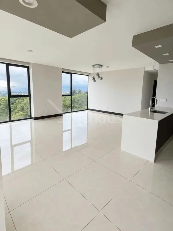Apartment for Rent in Golfside