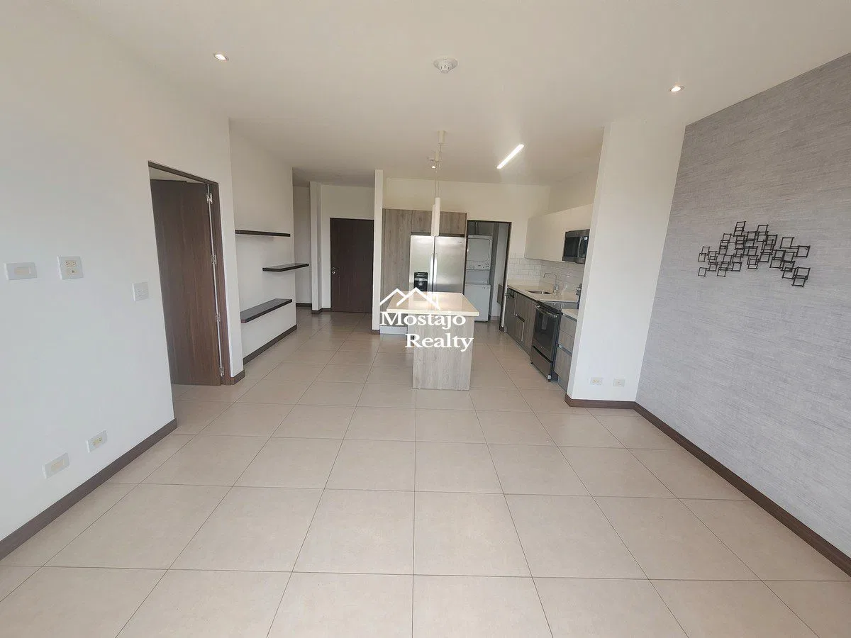 Alquiler apartamento condominio Parques del Sol, Santa ana, full amenidades
