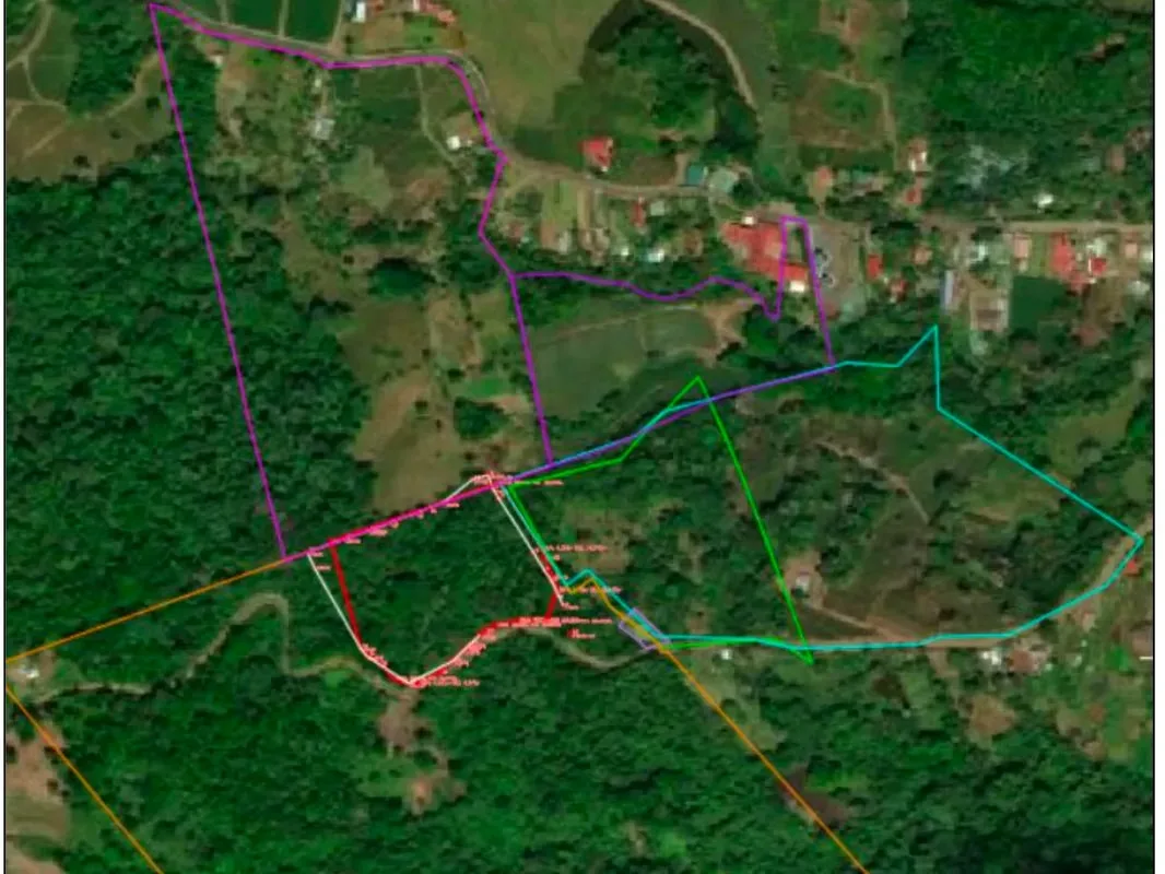 Dream Farm, located in La Tigra de San Carlos, in the province of Alajuela, is a rural and eco-tourism destination distinguished by its lush tropical forest landscapes, rich ...