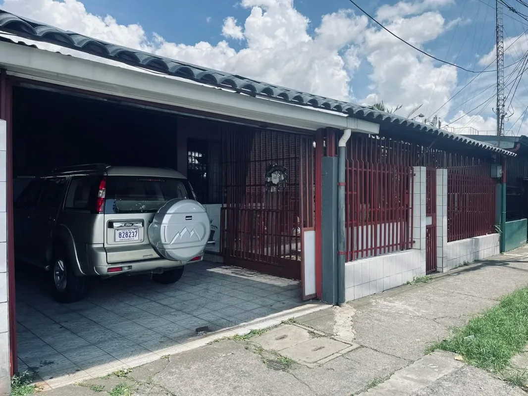 MA Asesoría vende propiedad con casa de un nivel con jardín en Hatillo Tres, con una ubicación muy conveniente cercana a todo tipo de comercio y servicios en general. EBAIS y ..., photo 5