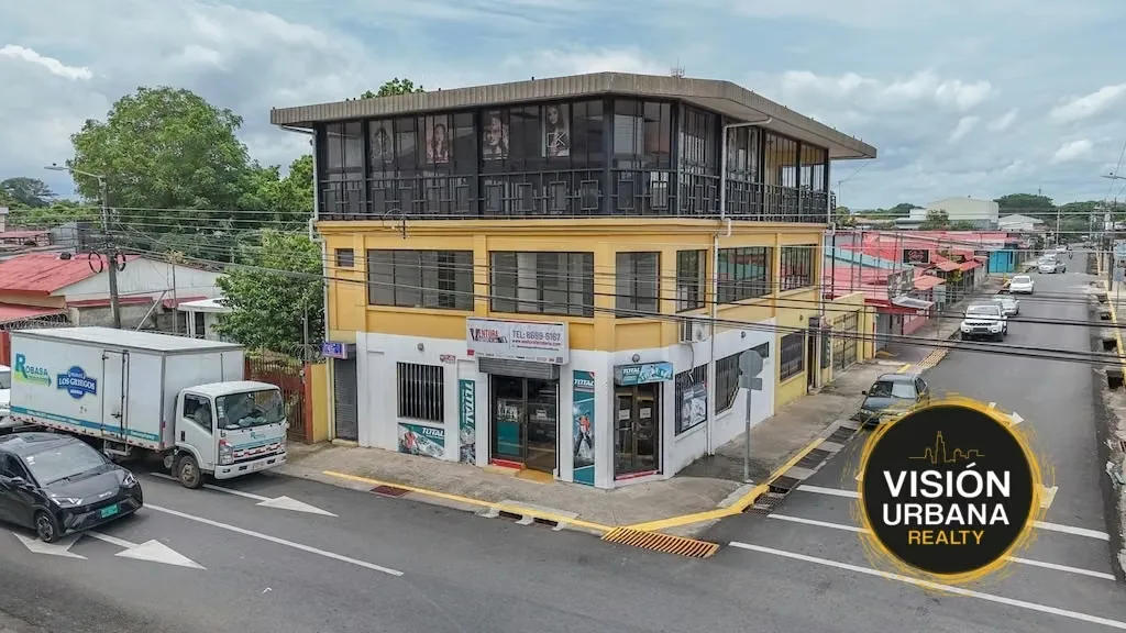 Three-story commercial building located across from the Esparza Centro sports complex. It has a 253.93 m² lot and a 450 m² building distributed into three 150 m² units, ...